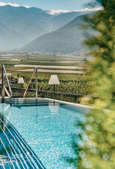 Dein Hotel im Vinschgau mit einzigartigen Pools