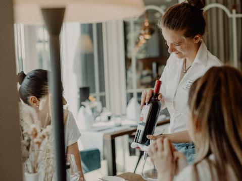 Il tuo Wine Hotel in Alto Adige con assistenza personale Il tuo Wine Hotel in Alto Adige con assistenza personale