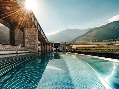 Relax, take it easy! Relax, take it easy!